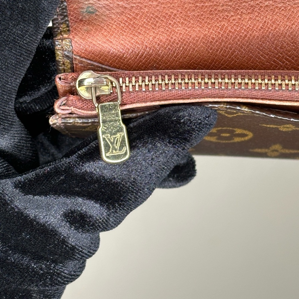 Louis Vuitton Sarah Monogram Wallet - FULL INCLUSION - Picture 5 of 15